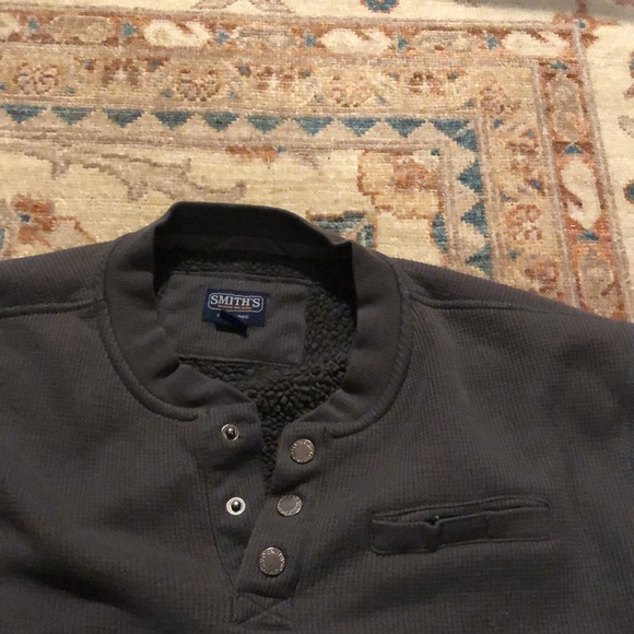 Nice warm pull over - Picture 3 of 4